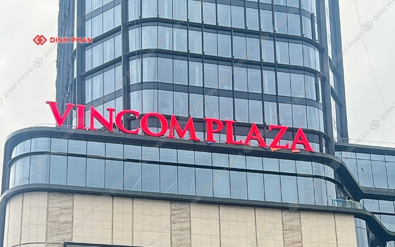 Logo VinCom Plaza inox mat mica hut no