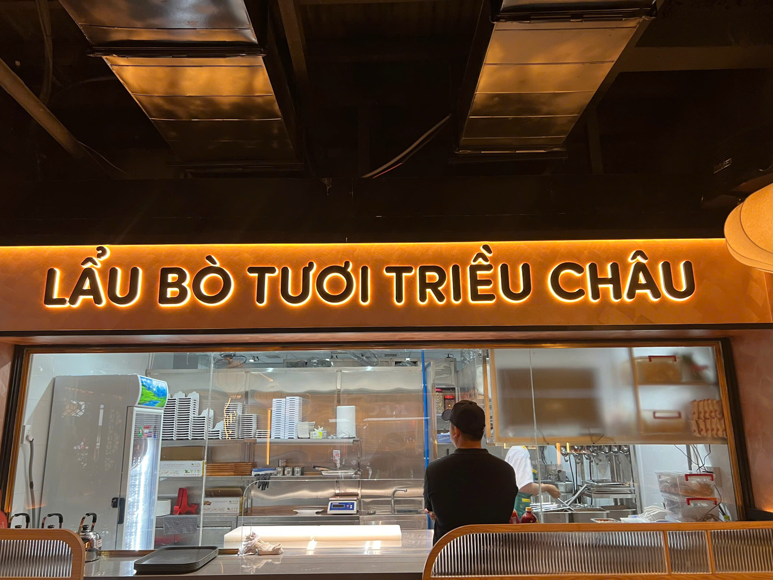 bảng hiệu chữ inox Đinh Phan bang hieu chu inox Dinh Phan scaled