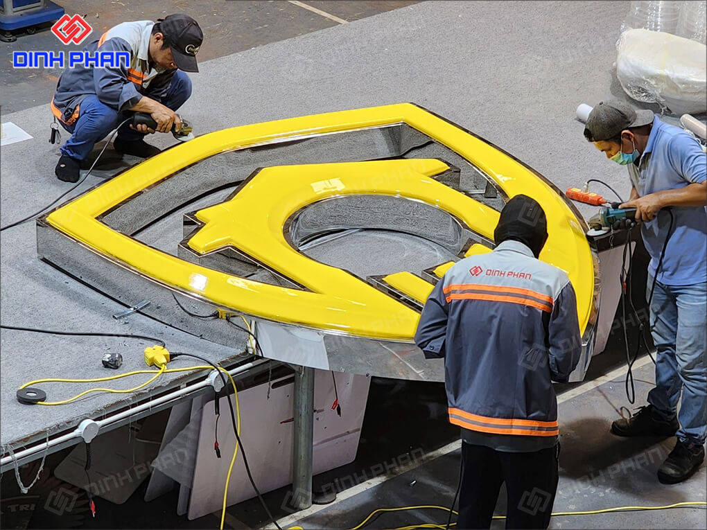 Bang Hieu Chu Mica RITAVO Thi Cong Chu Mica Noi Cao Cap – Dinh Phan