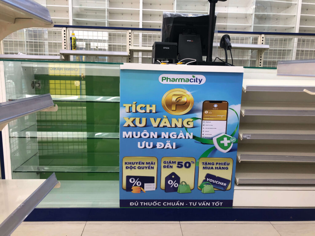 Bang Hieu Dung Dep 2025 7 In uv cuộn chương trình của Pharmacity