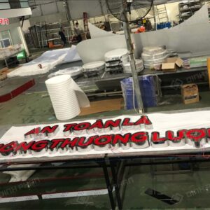 Chu inox trang mat mica 10