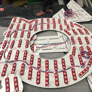 Chu inox trang mat mica 12