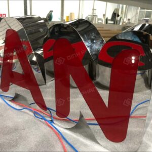 Chu inox trang mat mica 6