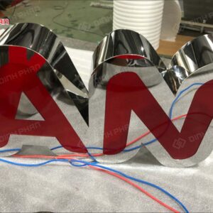 Chu inox trang mat mica 7