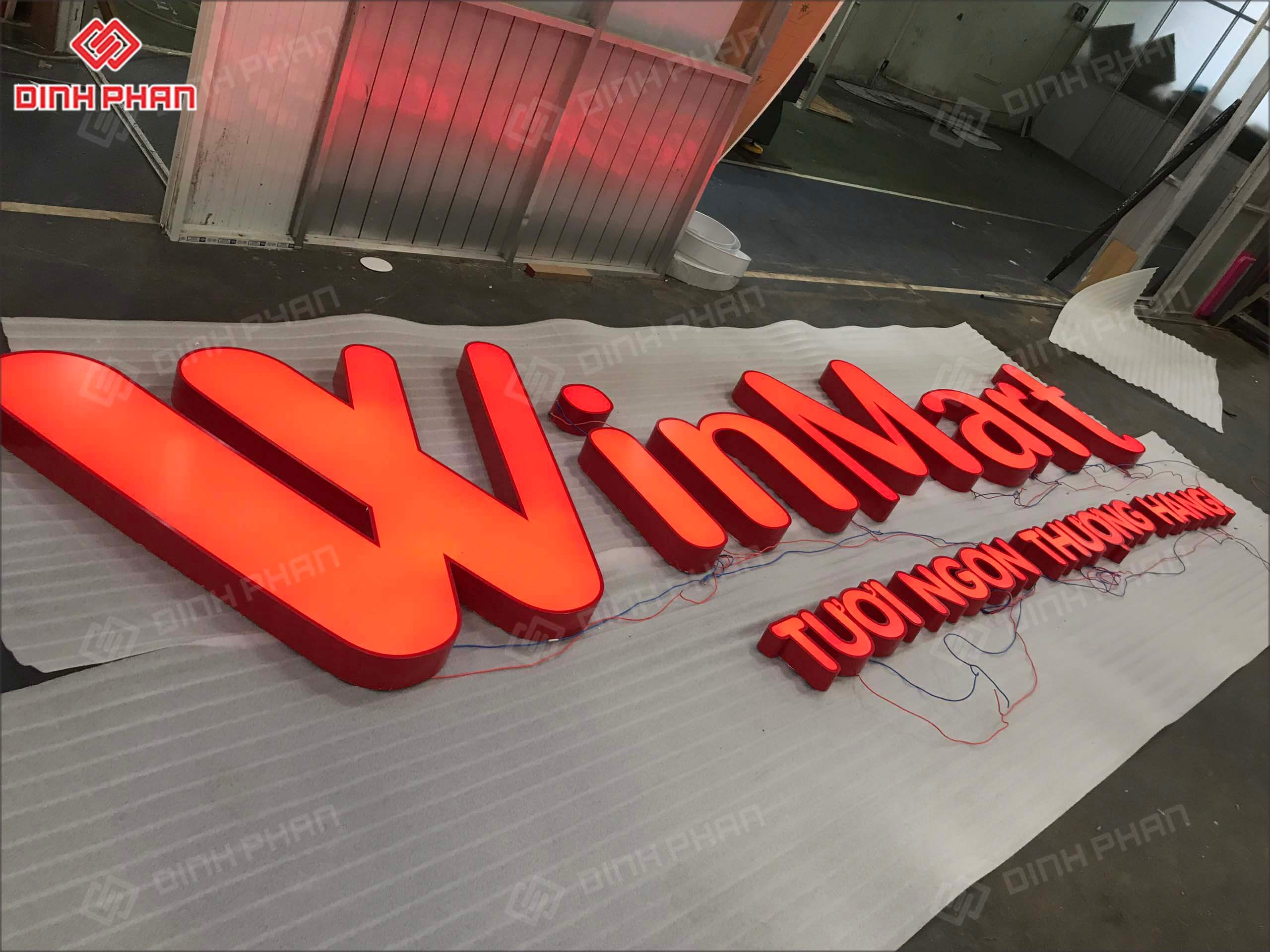 Chu mica VinMart 20 bang hieu chu mica Winmart
