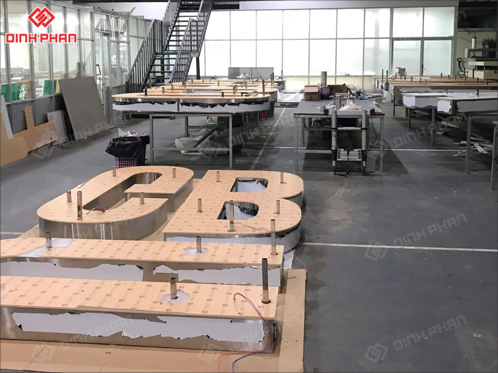 Chu mica hong inox 9