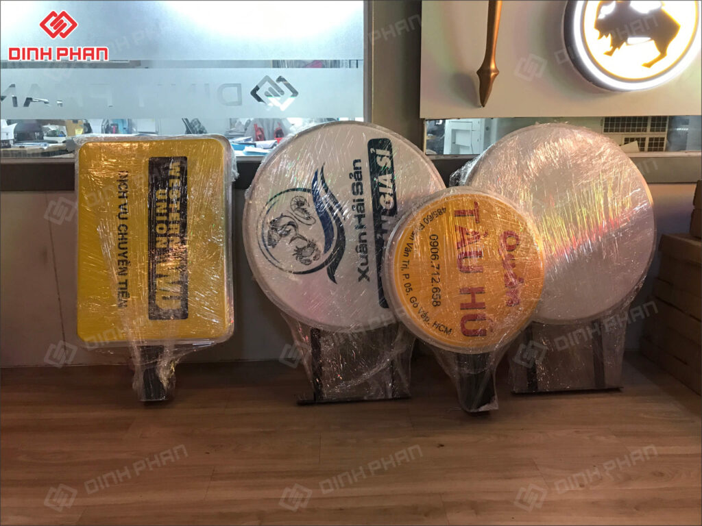 Hộp Đèn Kiểu Mới – Mẫu Mã Độc Đáo, Phong Cách Châu Âu | Đinh Phan