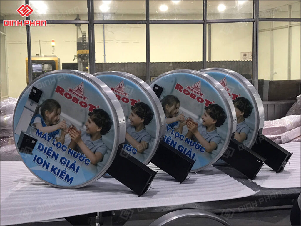 Hộp Đèn Kiểu Mới – Mẫu Mã Độc Đáo, Phong Cách Châu Âu | Đinh Phan