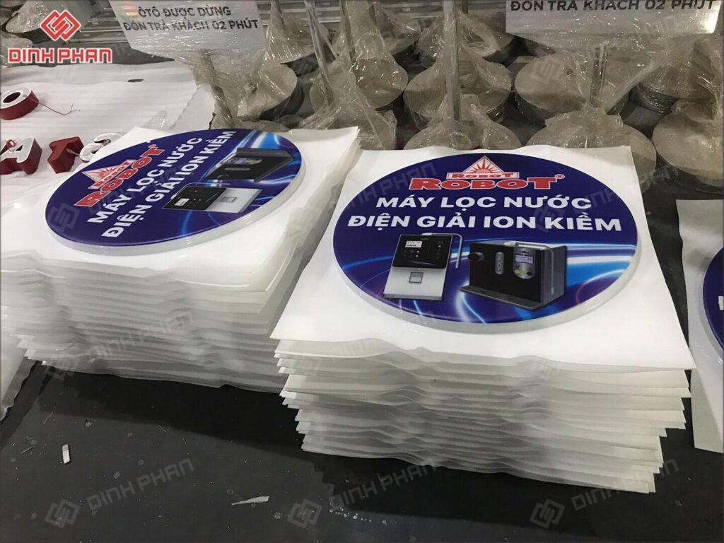 Gia cong hop den in UV 5 In UV mặt hộp đèn