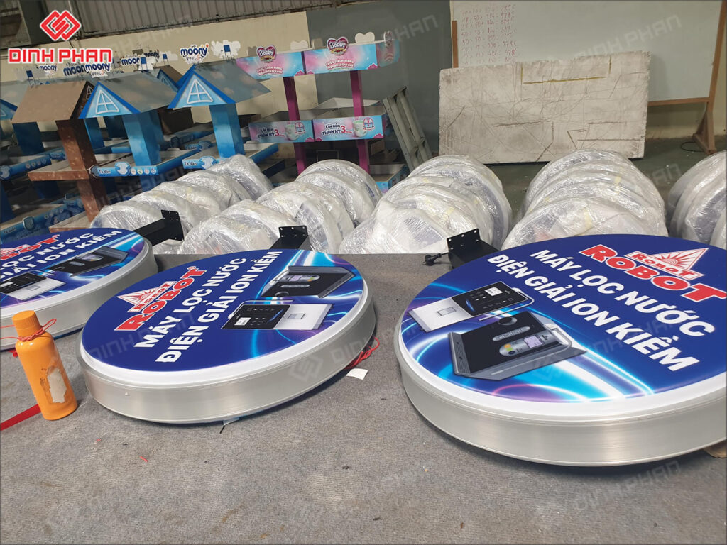 Hộp Đèn Kiểu Mới – Mẫu Mã Độc Đáo, Phong Cách Châu Âu | Đinh Phan