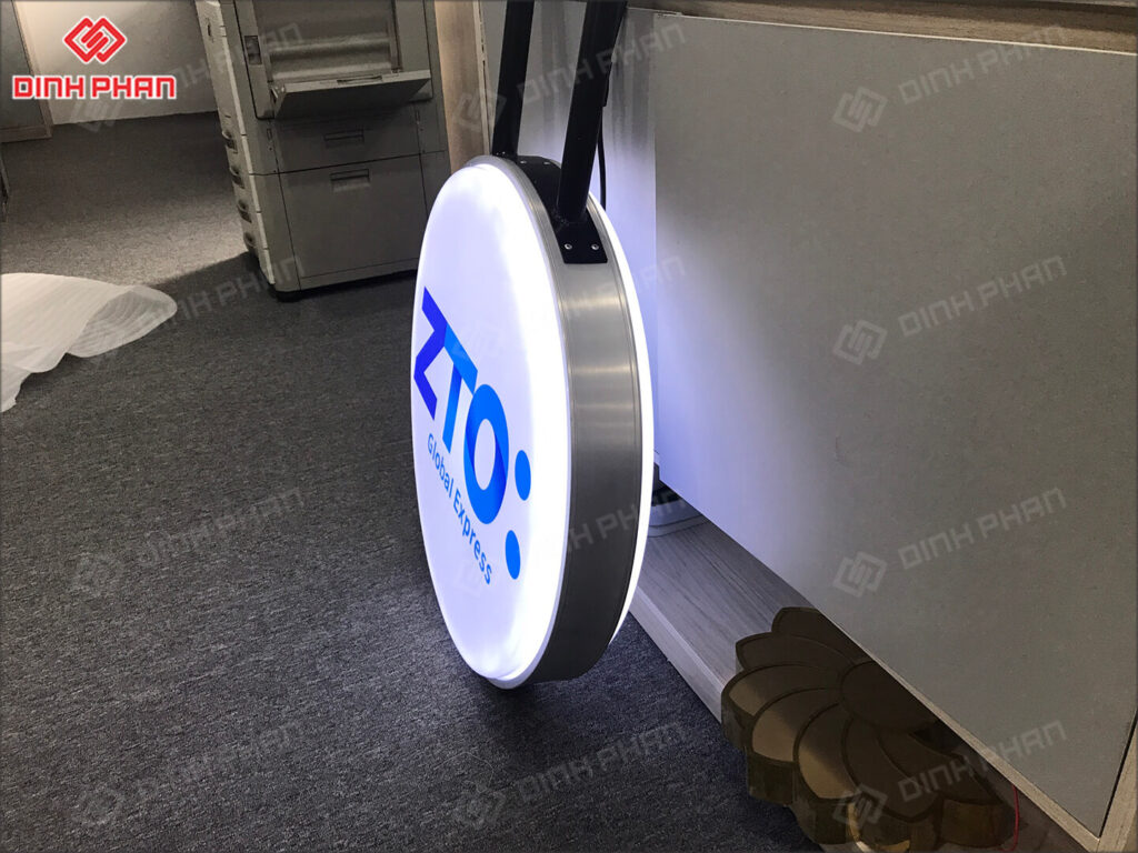 Hộp Đèn Kiểu Mới – Mẫu Mã Độc Đáo, Phong Cách Châu Âu | Đinh Phan