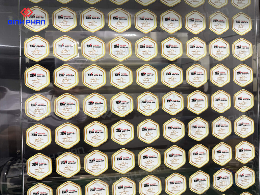 IN UV CUON IN UV PHANG TREN MOI CHAT LIEU 23 In uv DTF