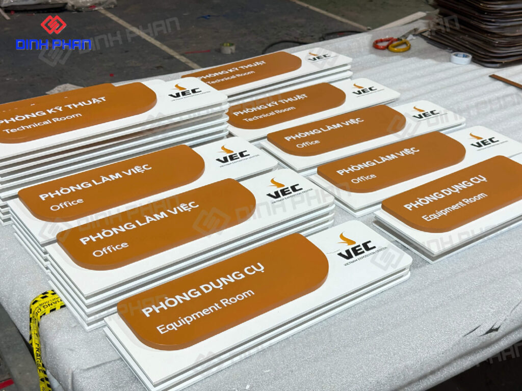 In uv phẳng trên mica