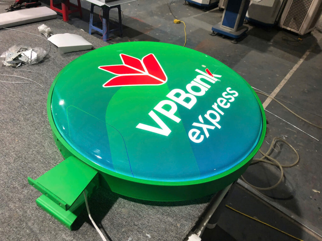 In uv hộp đèn VPBank