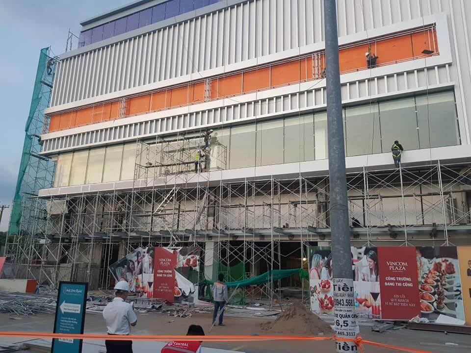 Làm biển hiệu mặt dựng Alu