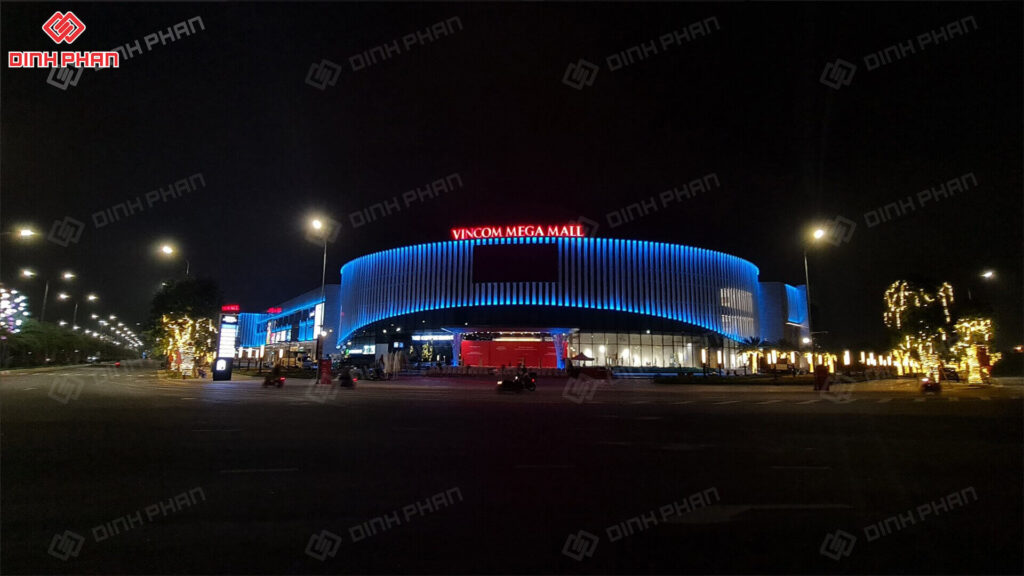 Bảng hiệu mặt dựng mica Vincom Mega Mall