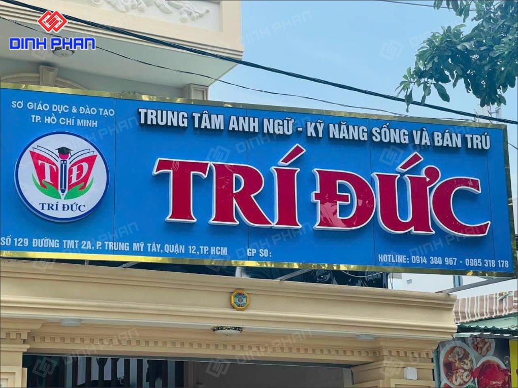 Bảng hiệu Anh Ngữ 