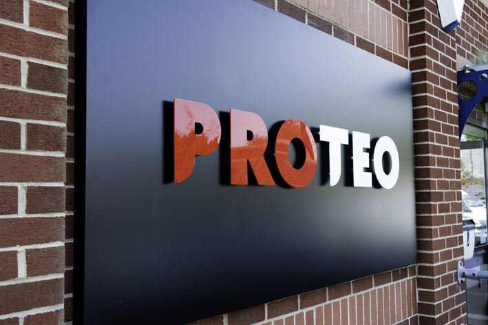 Bảng Hiệu Mica Đẹp, Bền, Giá Tốt | Thiết Kế & Thi Công Chuyên Nghiệp