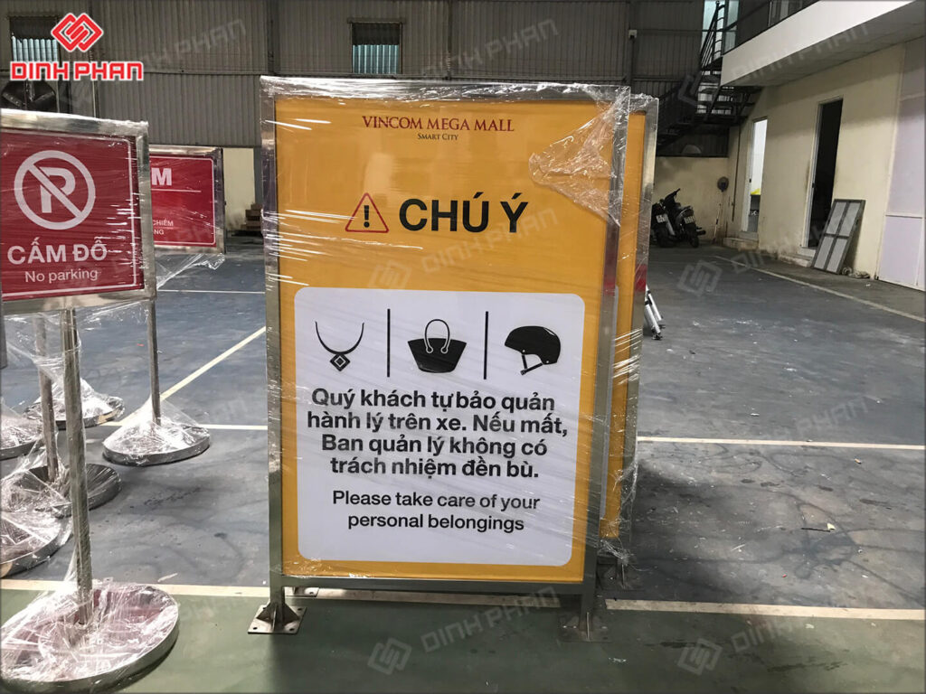 bien chi dan 14 Dịch vụ làm biển hiệu đứng uy tín giá rẻ tại TPHCM