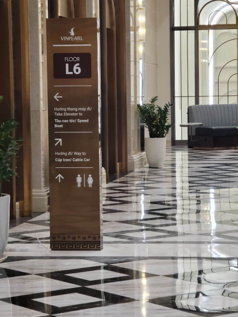 bien chi dan 3 Dịch vụ làm biển hiệu đứng uy tín giá rẻ tại TPHCM