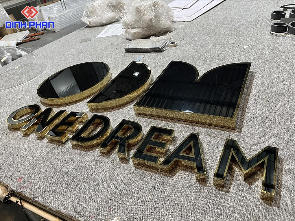 chu inox den guong cho cong ty one dream 06 2 Chữ Inox Cắt Lọng Cao Cấp