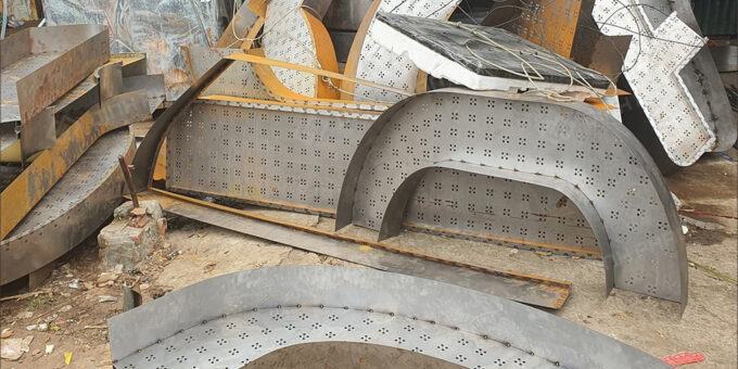 chu inox duc lo 01 680x340 1