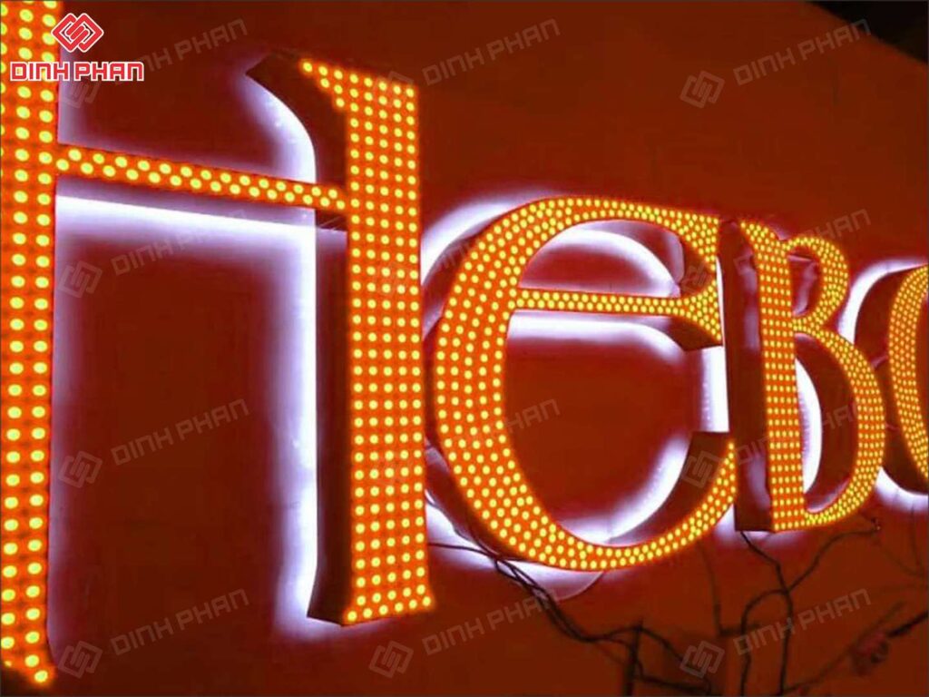 chu inox long mat mica khoet lo chan 09