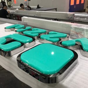 chu inox mat mica hut noi 19