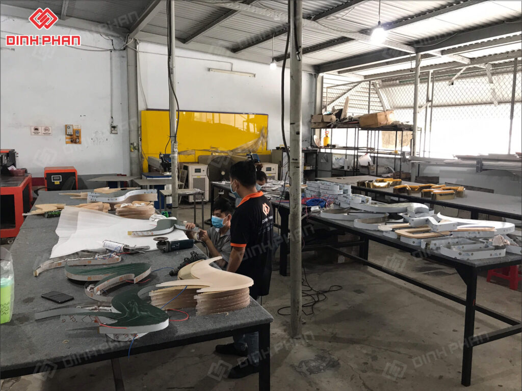 Chữ Inox Mặt Mica Hút Nổi Cao Cấp | Gia Công Chữ Inox 3D Sắc Nét