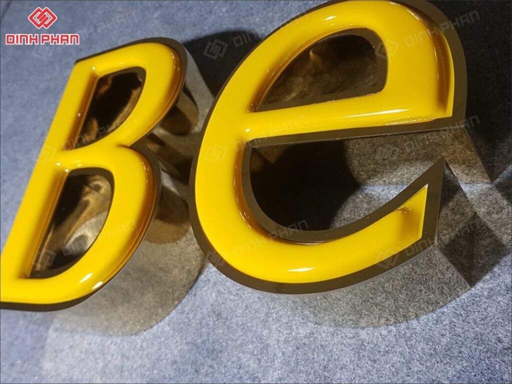 chu inox mat mica hut noi 26