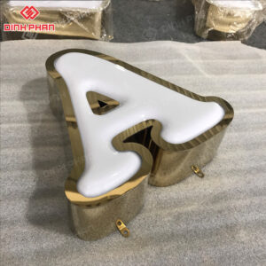 chu inox mat mica hut noi 5