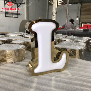 chu inox mat mica hut noi 6