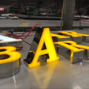 chu inox mat mica khong vien 6