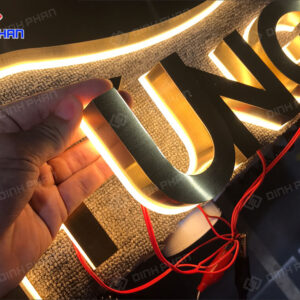 chu inox sang chan 15