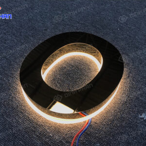 chu inox sang chan 18