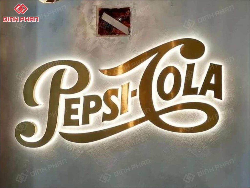 chu inox sang chan 19