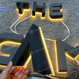 chu inox sang chan 2