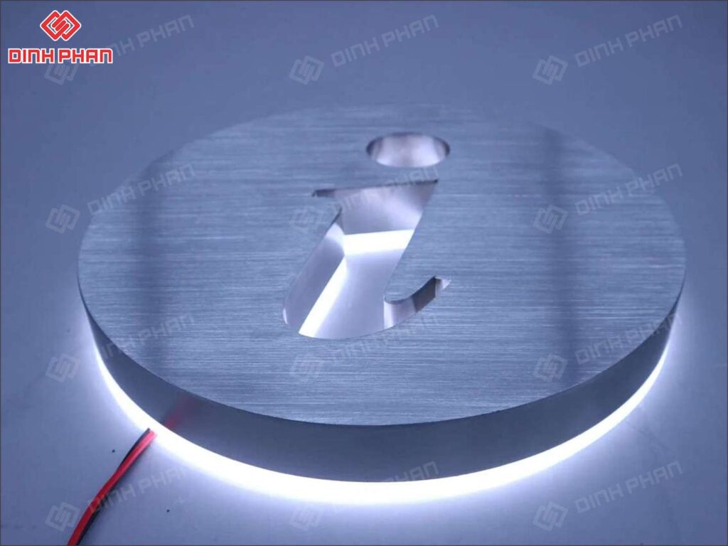 chu inox sang chan 24