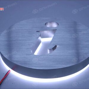 chu inox sang chan 24