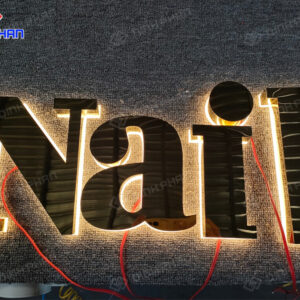 chu inox sang chan 8