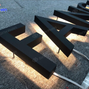 chu inox sang chan 9