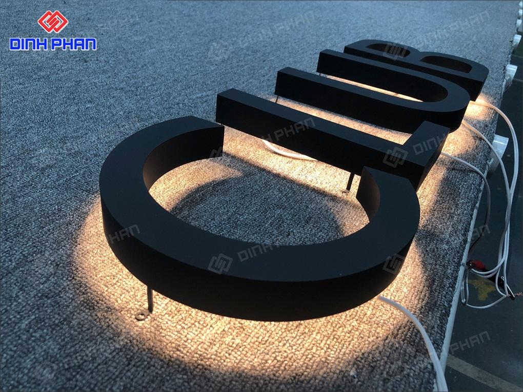 chu inox son chan pat ho tuong 01