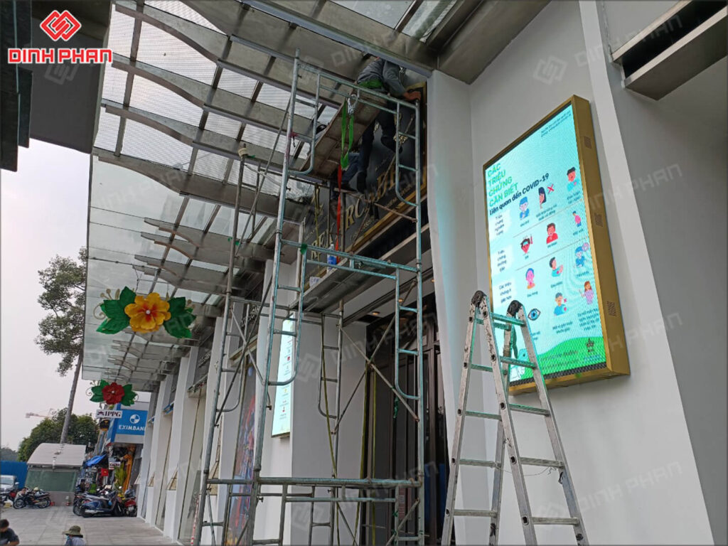 Hộp đèn quảng cáo