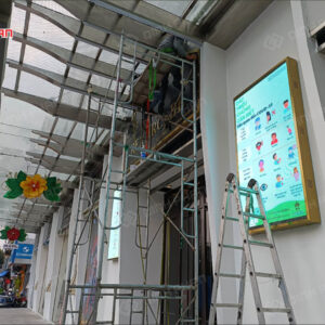 chu inox vang xuoc mica chao sang chan 14