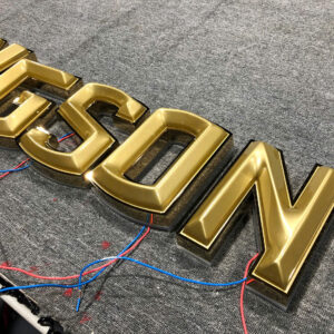 chu mica sang chan 10