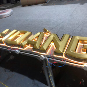 chu mica sang chan 11