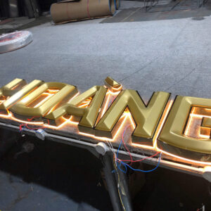 chu mica sang chan 12