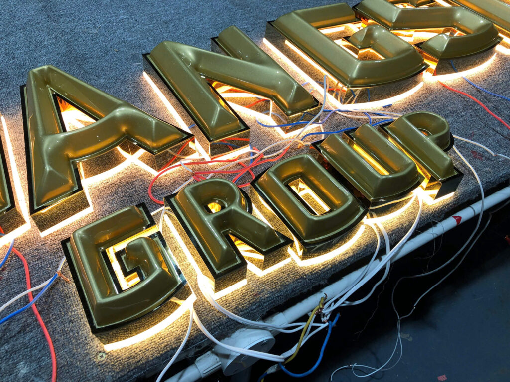 chu mica sang chan 5