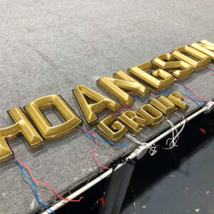 chu mica sang chan 8