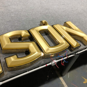 chu mica sang chan 9